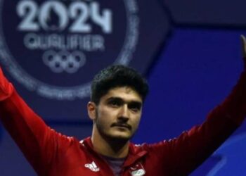 Milli halterci Muhammed Furkan Özbek, Paris 2024 kotası aldı