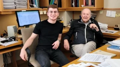Türk fizikçi 175 yıllık gizemi çözdü! Harvard ödül verdi 2 Türk fizikçi 175 yıllık gizemi çözdü! Harvard ödül verdi