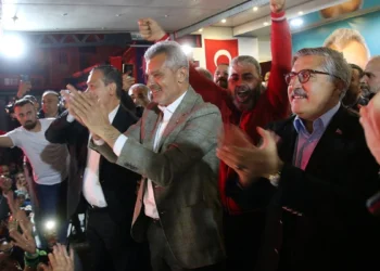 CHP’nin tartışmalı adayı Lütfü Savaş, Hatay’ı AK Parti’ye kaptırdı