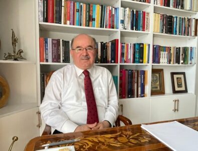 Hüseyin Çelik, Mehmet Uçum'u hedef aldı: Komünist bozuntusu racon kesiyor, parmak sallıyor 4 Hüseyin Çelik, Mehmet Uçum'u hedef aldı: Komünist bozuntusu racon kesiyor, parmak sallıyor