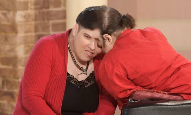 Dünyanın en yaşlı yapışık ikizleri, 62 yaşında hayata veda etti