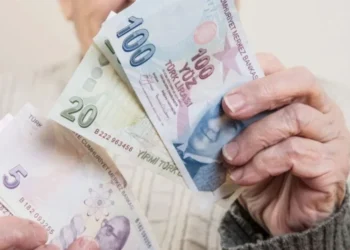Emeklilerin bayram ikramiyesi bugün hesaplara yatmaya başladı
