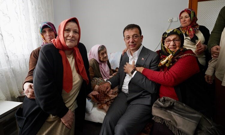 İmamoğlu memleketinde yurttaşlarla buluştu: ‘Hangi belediye başkanı kapımızı çalarsa…’