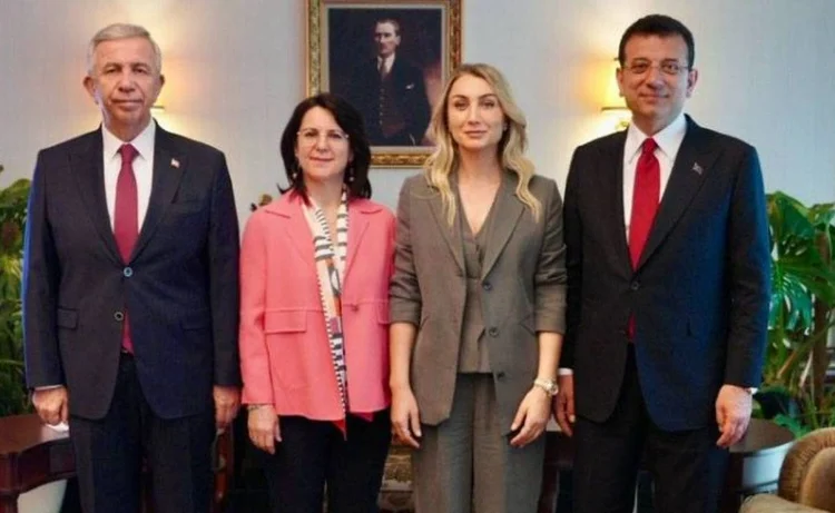 Ekrem İmamoğlu ile Mansur Yavaş, seçimden sonra ilk kez bir araya geldi 1 Ekrem İmamoğlu ile Mansur Yavaş, seçimden sonra ilk kez bir araya geldi