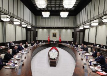 Alp Yalman’ın yorum haberi l Erdoğan bakanlara mayısta neşter vuracak