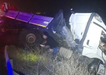 Ulukışla’da 3 TIR, kamyon ve otomobil birbirine girdi: 2 ölü