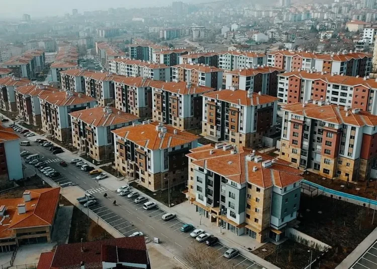 Konut yatırımında en çok kazandıran 10 şehir belli oldu, zirvedeki şaşırttı 1 Konut yatırımında en çok kazandıran 10 şehir belli oldu, zirvedeki şaşırttı
