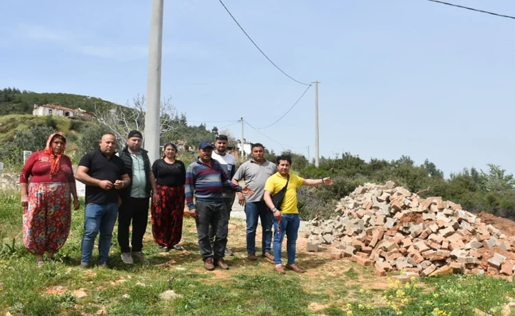 Muhtarlık yarışını kaybetti, 'tapulu arazim' diyerek yolu kapattı 1 Muhtarlık yarışını kaybetti, ‘tapulu arazim’ diyerek yolu kapattı