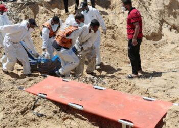 İsrail askerlerinin bastığı Nasır Hastanesi’ndeki 2 bin Filistinli kayıp