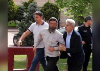 23 Nisan kutlamalarında “Puta tapmayın” diye bağırdı, gözaltına alındı