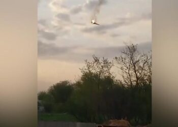 Rus bombardıman uçağı düştü! Ukrayna: Biz vurduk