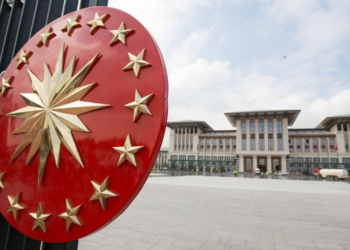 “Saray’da kaç danışman var?” sorusuna yanıt verilmedi