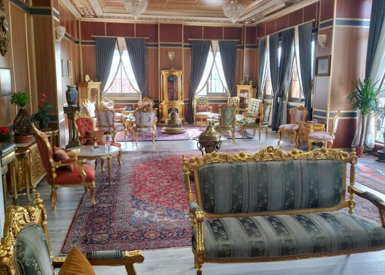 Belediye binasındaki gösteriş Cumhurbaşkanlığı Sarayı’yla yarışıyor 1 Belediye binasındaki gösteriş Cumhurbaşkanlığı Sarayı’yla yarışıyor