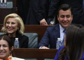 Istakoz krizi: Gökçek aracı oldu, Şebnem Bursalı Erdoğan’dan özür diledi