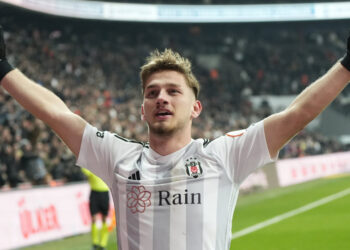 İngiliz futbolcudan Semih Kılıçsoy için Agüero benzetmesi