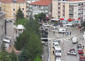 Yurdu fırtına vurdu
