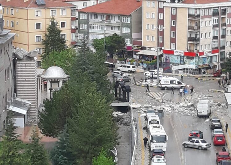 Yurdu fırtına vurdu 1 Yurdu fırtına vurdu
