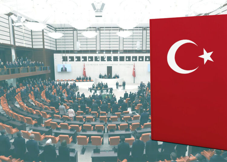 Mümtaz'er Türköne yazdı I Yeni anayasanın kime, ne faydası var? 1 Mümtaz’er Türköne yazdı I Yeni anayasanın kime, ne faydası var?