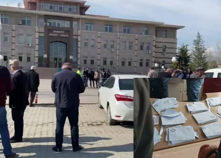 Yozgat Yerköy'de okulda dolapların içinde yırtılmış oy pusulaları bulundu 1 Yozgat Yerköy’de okulda dolapların içinde yırtılmış oy pusulaları bulundu