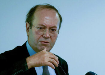 Yeni Şafak yazarı: Mücahit olarak yola çıktık, evvela müteahhit olduk, ardından da her şeye müsait!