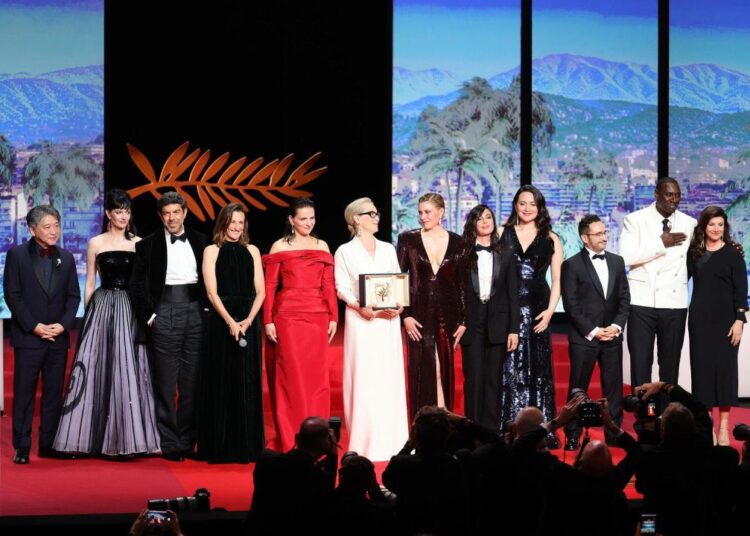 77’nci Cannes Film Festivali “İkinci Perde” ile başladı