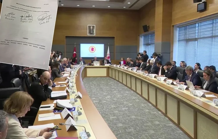 AKP, emekli askerlere konuşma yasağından geri adım attı; ilgili madde yasa teklifinden çıkarıldı 1 AKP, emekli askerlere konuşma yasağından geri adım attı; ilgili madde yasa teklifinden çıkarıldı