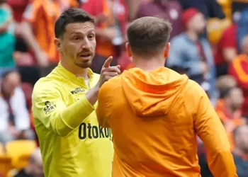 Fenerbahçeli oyuncu Mert Hakan Yandaş ifadeye çağrıldı