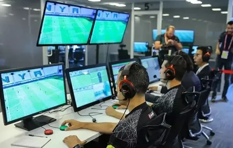 Galatasaray ve Fenerbahçe maçlarının VAR hakemleri belli oldu