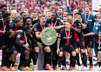 Bayer Leverkusen, Bundesliga tarihine geçti