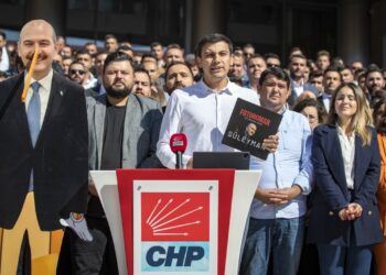 Süleyman Soylu şikayet etmişti: "Fotoroman Süleyman" iddiasına takipsizlik verildi 10 Süleyman Soylu şikayet etmişti: “Fotoroman Süleyman” iddiasına takipsizlik verildi
