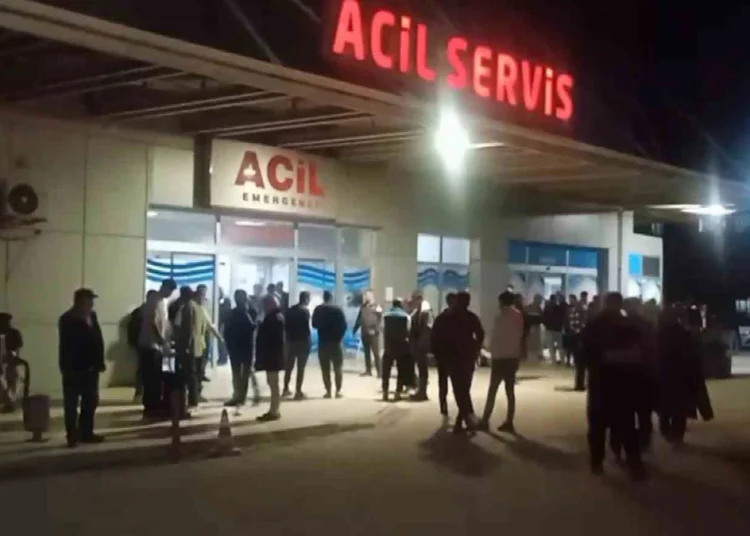 Adıyaman'da 120 inşaat işçisi yedikleri yemekten zehirlendi 1 Adıyaman’da 120 inşaat işçisi yedikleri yemekten zehirlendi