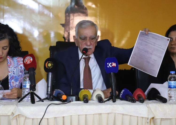 Ahmet Türk: Kayyum kendi memleketinin belediyesine 15 milyon aktardı 1 Ahmet Türk: Kayyum kendi memleketinin belediyesine 15 milyon aktardı