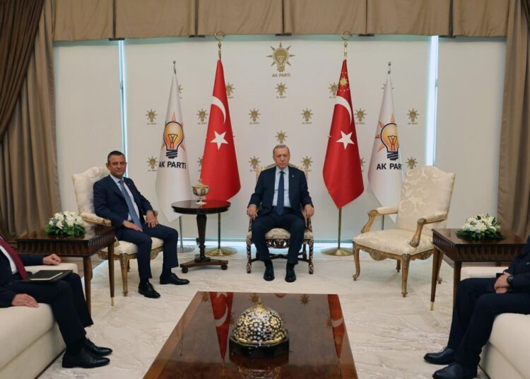 Can Ataklı: Erdoğan CHP'ye üç-dört bakanlık vermek istiyor 1 Can Ataklı: Erdoğan CHP’ye üç-dört bakanlık vermek istiyor