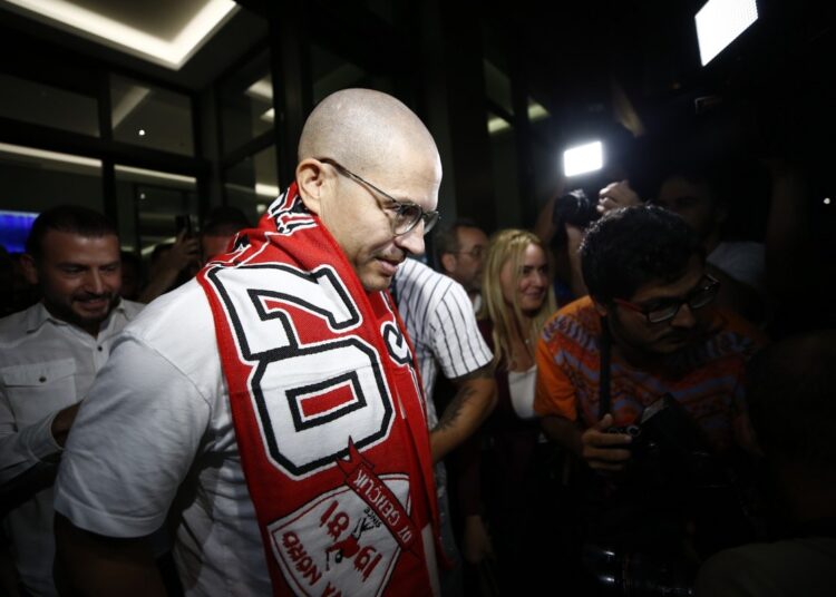 Fenerbahçe’nin efsanesi Alex de Souza Antalyaspor için geldi