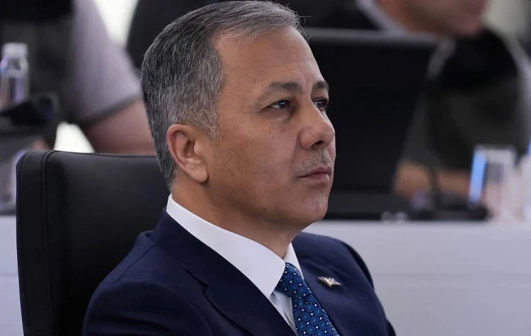 Saray’ın gece zirvesine çağrılmayan Yerlikaya’dan ‘kumpas’lı mesaj