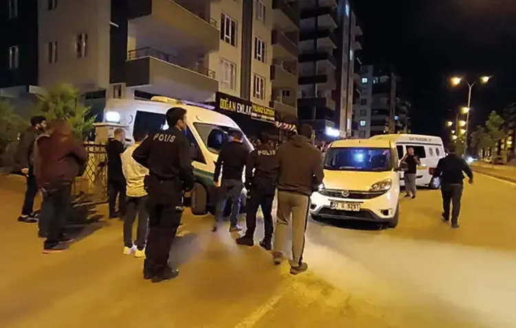 Anneler Günü’nde baba katliamı! Eşini öldürdü, oğlunu ve damadını ağır yaraladı