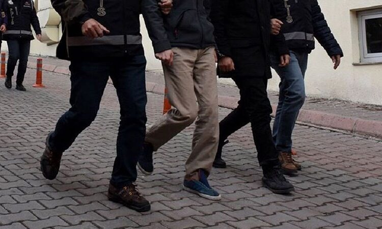Aydın’da FETÖ operasyonu: 12 şüpheli gözaltına alındı 1 Aydın’da FETÖ operasyonu: 12 şüpheli gözaltına alındı