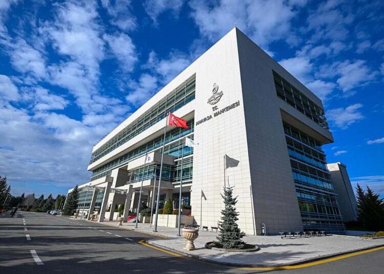 AYM, memurun “devlet büyükleri Bylock kullandı” paylaşımını “ifade özgürlüğü” kapsamına almadı