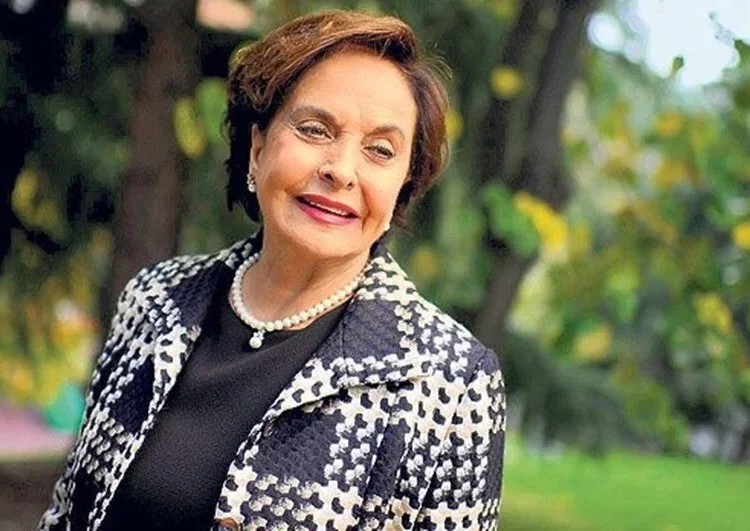 Tiyatrodan bir yıldız daha kaydı! Ayten Gökçer hayata veda etti 1 Tiyatrodan bir yıldız daha kaydı! Ayten Gökçer hayata veda etti