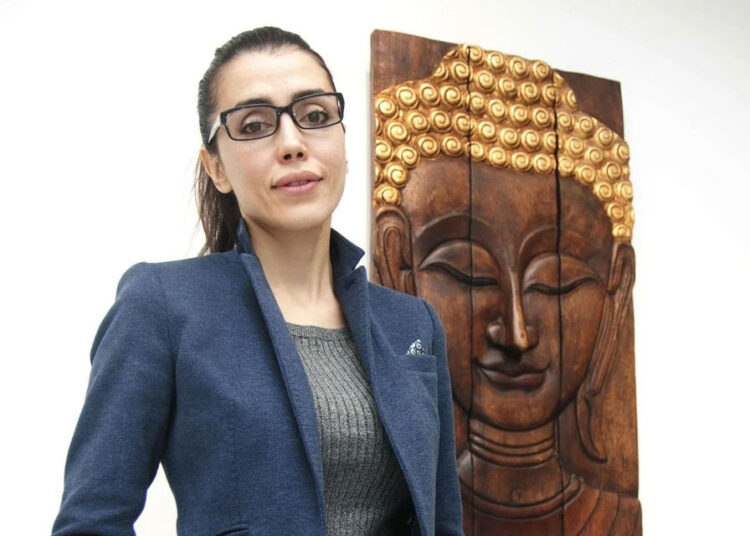 Everest Yayınları, 'Filistinli çocuklar' açıklaması tepki çeken Azra Kohen'le yolları ayırdı 1 Everest Yayınları, ‘Filistinli çocuklar’ açıklaması tepki çeken Azra Kohen’le yolları ayırdı