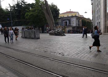 Galatasaray Meydanı’ndaki polis bariyerleri 300 hafta sonra kaldırıldı 7 Galatasaray Meydanı’ndaki polis bariyerleri 300 hafta sonra kaldırıldı