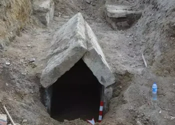 Su deposu yapılmak istenen alanda Bizans dönemine ait tarihi mezar bulundu