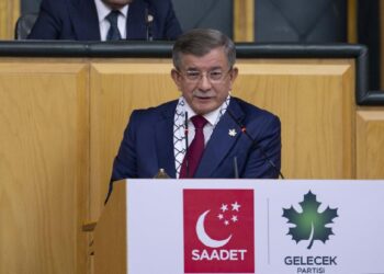 Davutoğlu’ndan Bahçeli’ye ‘komplo’ tepkisi: İmalı konuşmayın, varsa bir darbe ihtimali onu söyleyin