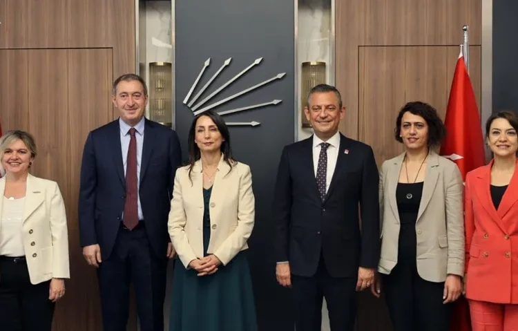 DEM Parti ile görüşen Özgür Özel'den Erdoğan'la görüşmesi hakkında açıklama 1 DEM Parti ile görüşen Özgür Özel’den Erdoğan’la görüşmesi hakkında açıklama
