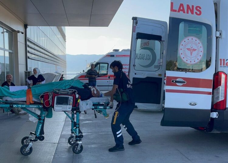 Diyalize giren hastalar fenalaştı: 18 kişinin durumu ağır 1 Diyalize giren hastalar fenalaştı: 18 kişinin durumu ağır
