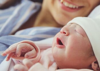 Düşen doğurganlık oranına çare doğum iznini artırmakta aranıyor