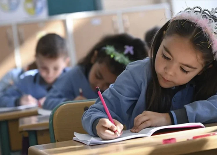 Yeni eğitim-öğretim sezonu 9 Eylül’de başlayıp 20 Haziran’da bitecek 1 Yeni eğitim-öğretim sezonu 9 Eylül’de başlayıp 20 Haziran’da bitecek