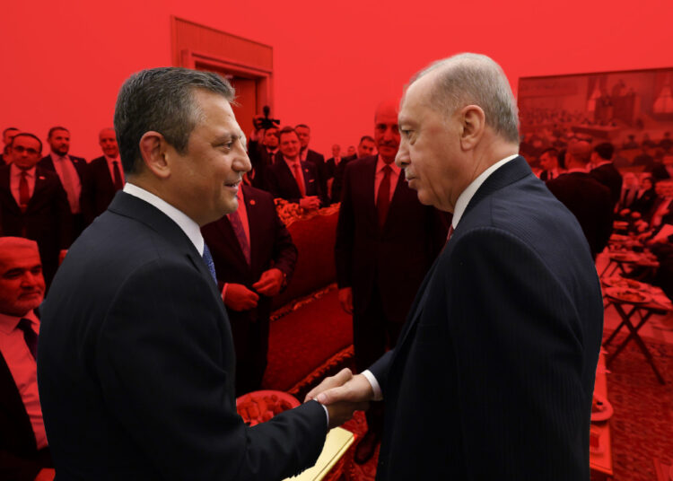 Mümtaz'er Türköne yazdı I Sona eren ateşkes mi, normalleşme mi? 1 Mümtaz’er Türköne yazdı I ‘Atın önünde et, itin önünde ot’