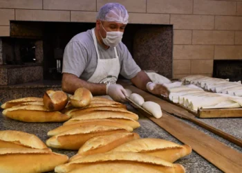 Ankara’dan sonra İstanbul’da da 200 gram ekmek 10 lira oldu