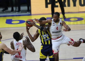 Fenerbahçe, evinde Monaco’ya yenildi! Tur umudu Fransa’ya kaldı